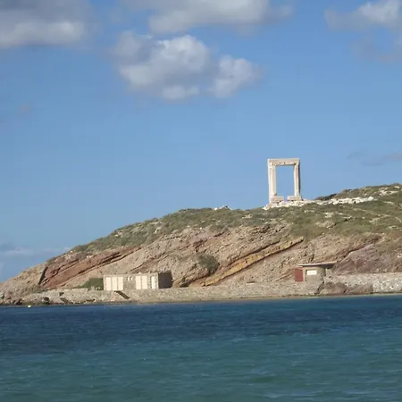 维拉达纳伊酒店 *