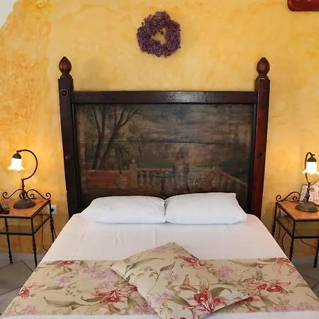 维拉达纳伊酒店 *